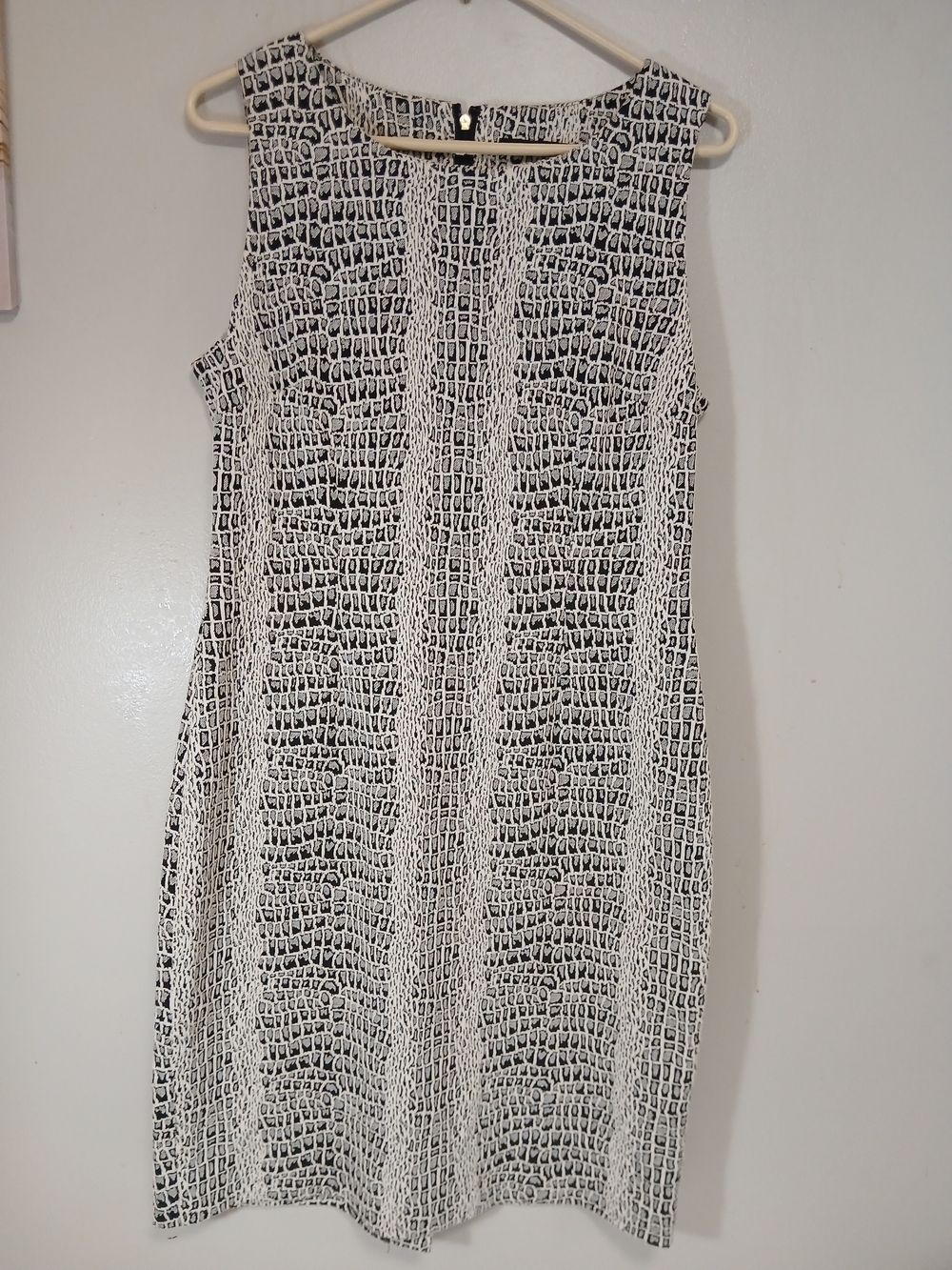 Ivanka Trump Black and White Textured Print Sleeveless Shift Dress